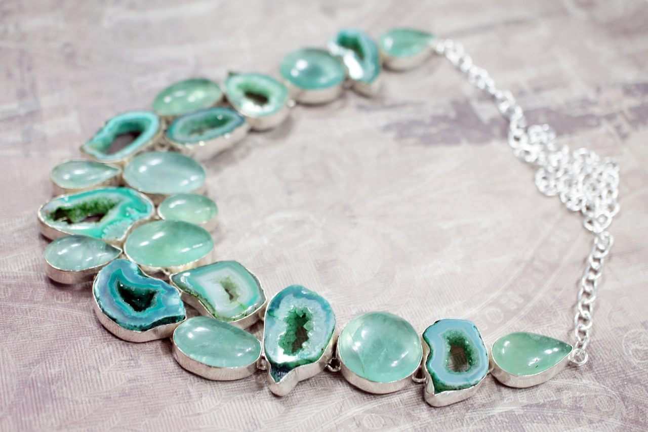 Orglica sa tirkiznim cetvrtastim i ovalnim akvamarinima