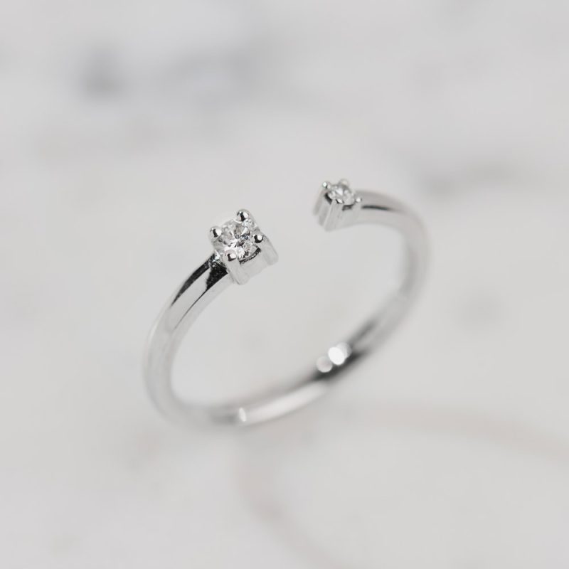 Prsten sa dva dijamanta, 1067