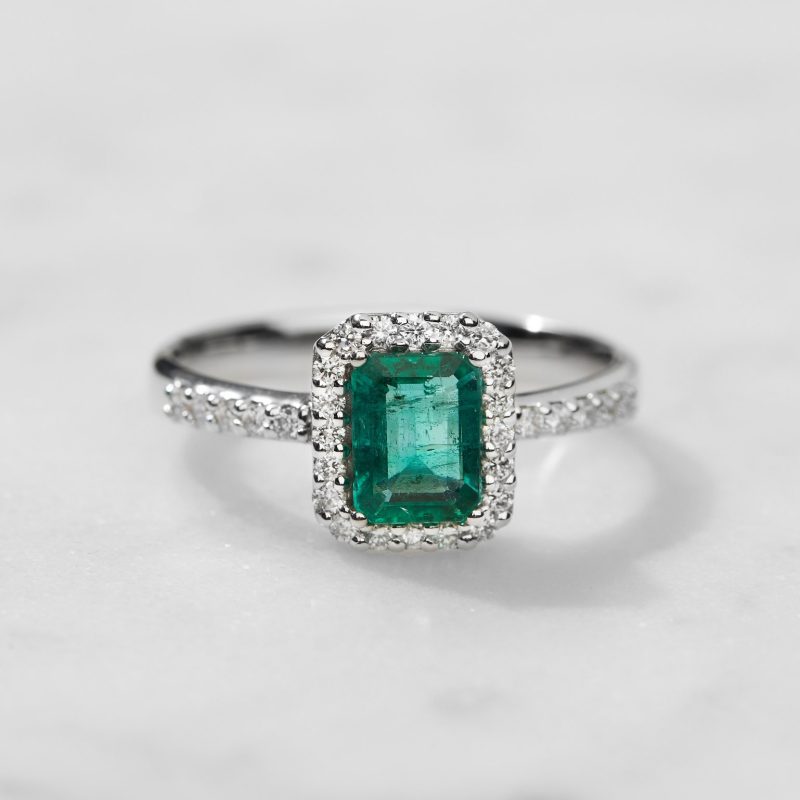 Prsten sa smaragdom, 1332